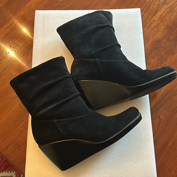 Calvin Klein Savvy Suede wedge boots faux fur lined black size 8 gently worn - Picture 2 of 3